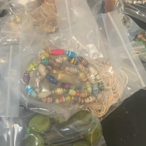 PM #A Vintage to now pre bagged jewelry and accessories grab bag - Picture 7 of 7